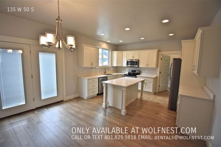 135 W 50 S - Photo 5 of 40