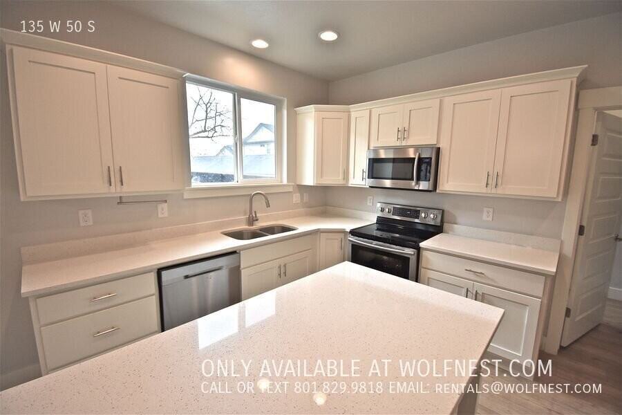 135 W 50 S - Photo 6 of 40