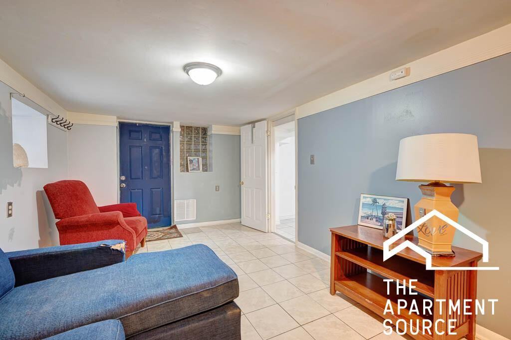 2837 N Francisco Ave #G - Photo 4 of 27