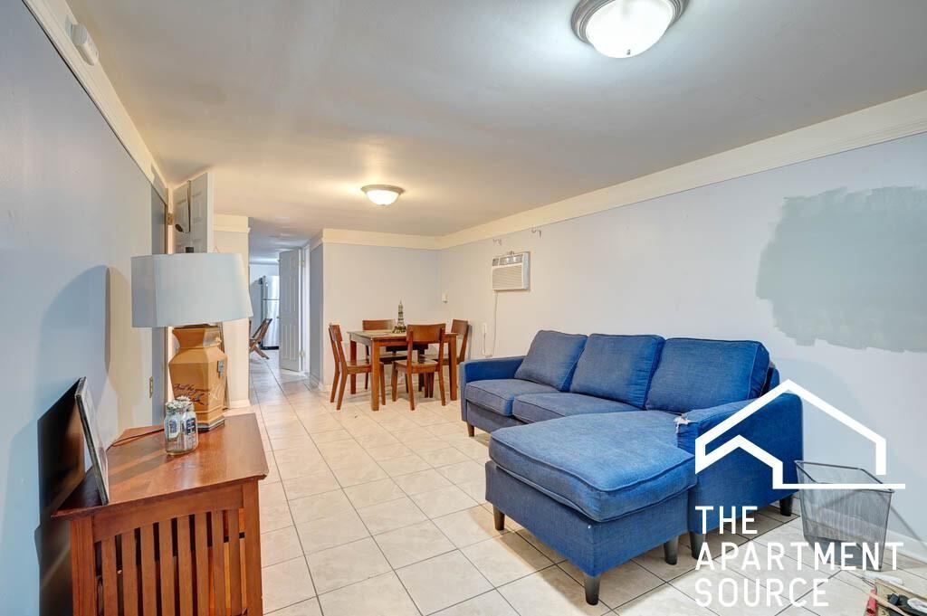 2837 N Francisco Ave #G - Photo 6 of 27
