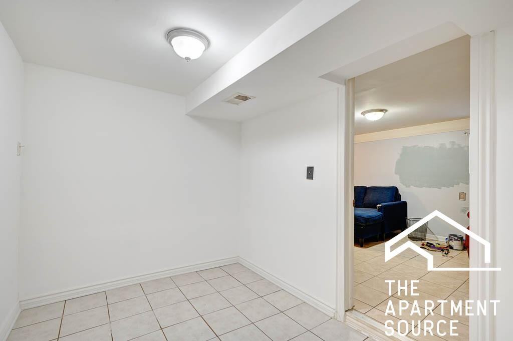 2837 N Francisco Ave #G - Photo 7 of 27
