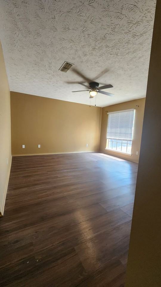 1210 Gardenia Cir - Photo 7 of 21