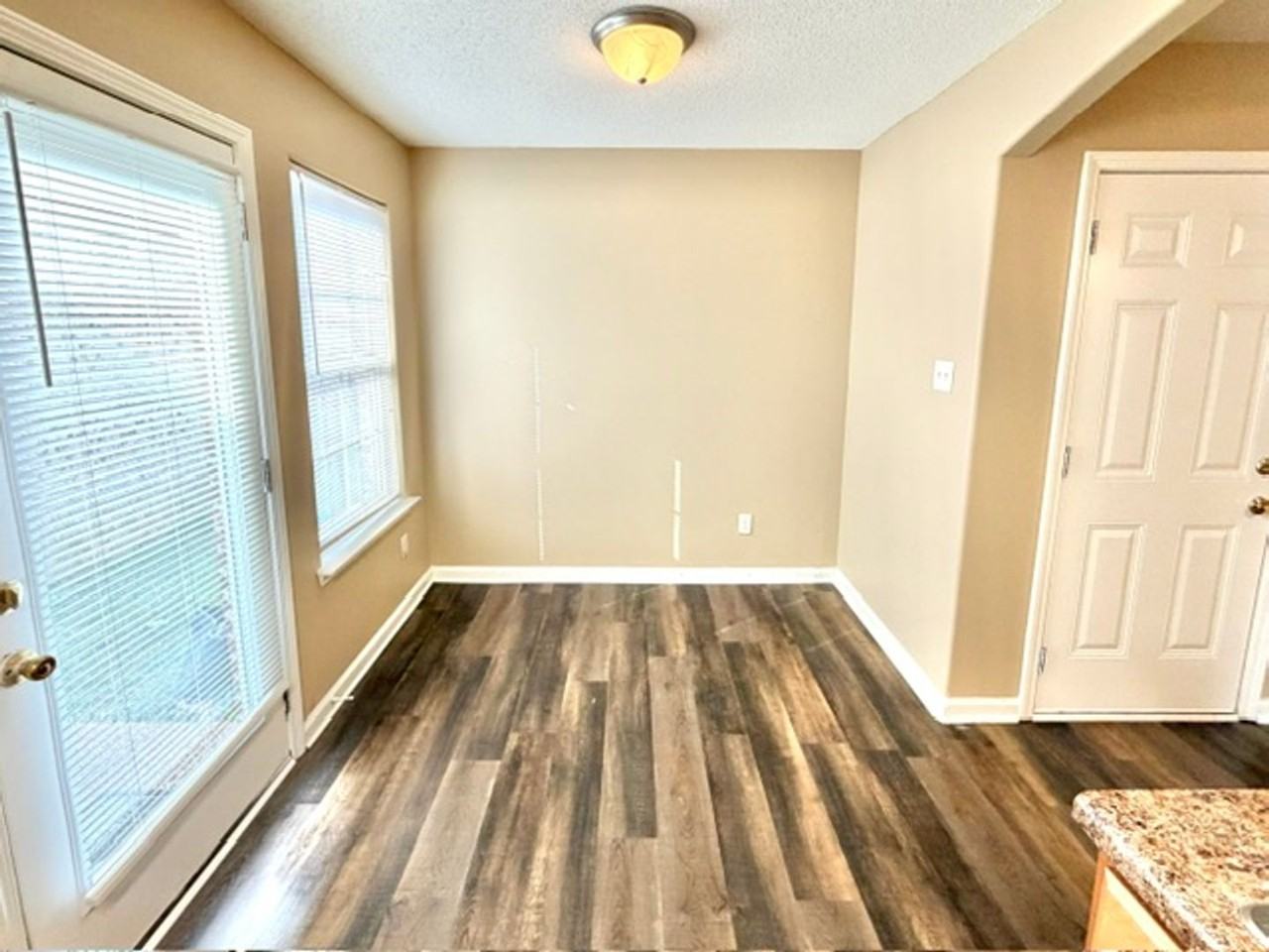 7906 Rushmeade Cir N - Photo 4 of 10