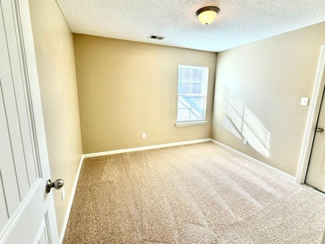 7906 Rushmeade Cir N - Photo 7 of 10