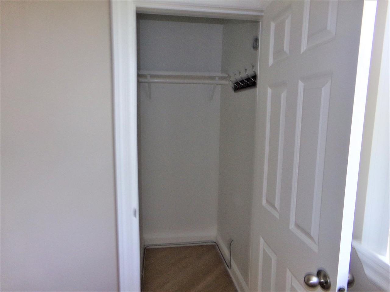 896 Green Bay Rd #06 - Photo 5 of 14