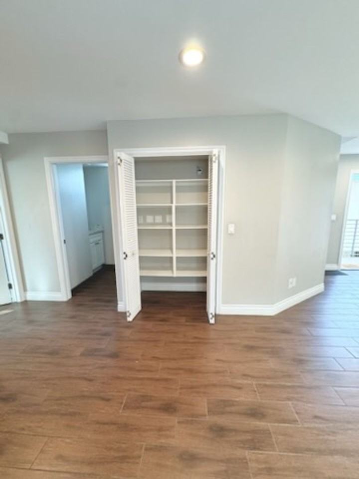 14002 Doty Ave - Photo 4 of 6