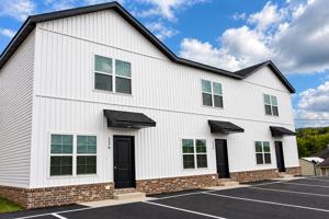 featured image of 122 N Centennial Ave