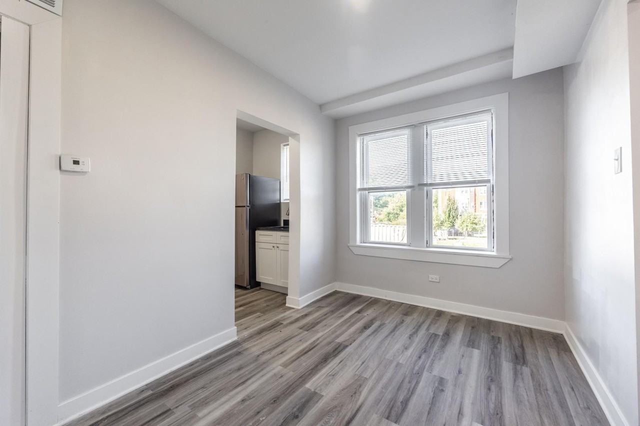 5235 W Lake St #1B - Photo 4 of 7