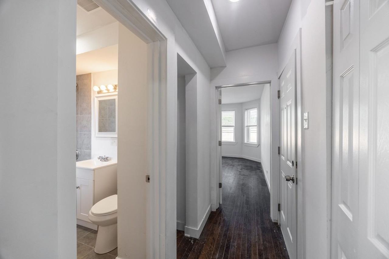 5235 W Lake St #2B - Photo 6 of 7