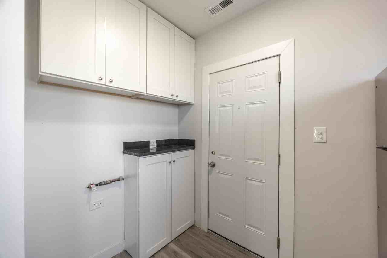 5235 W Lake St #3B - Photo 3 of 7