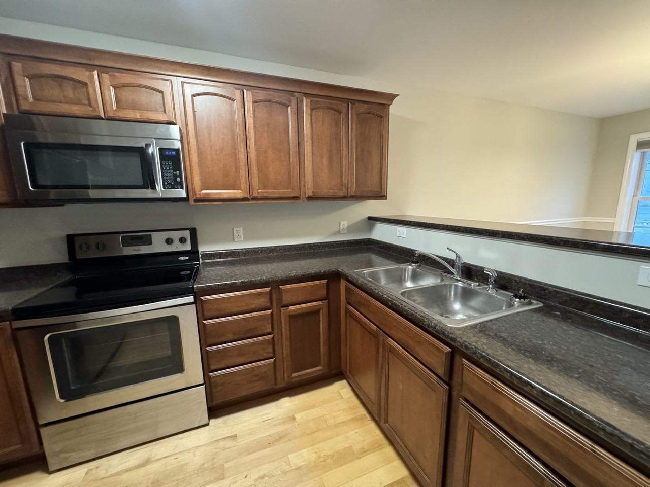 76 Sumner Ln #D - Photo 2 of 28
