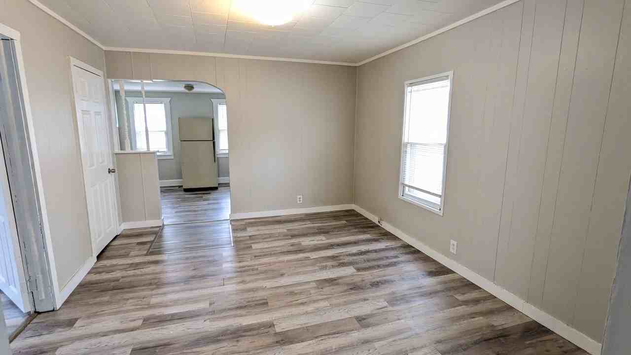 1255 Francis Ave - Photo 4 of 9