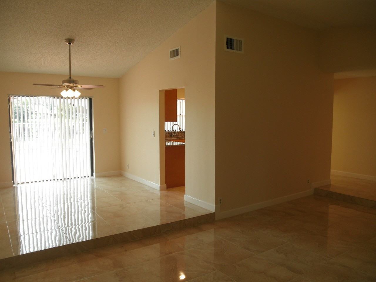 9525 Burlington Pl - Photo 6 of 22