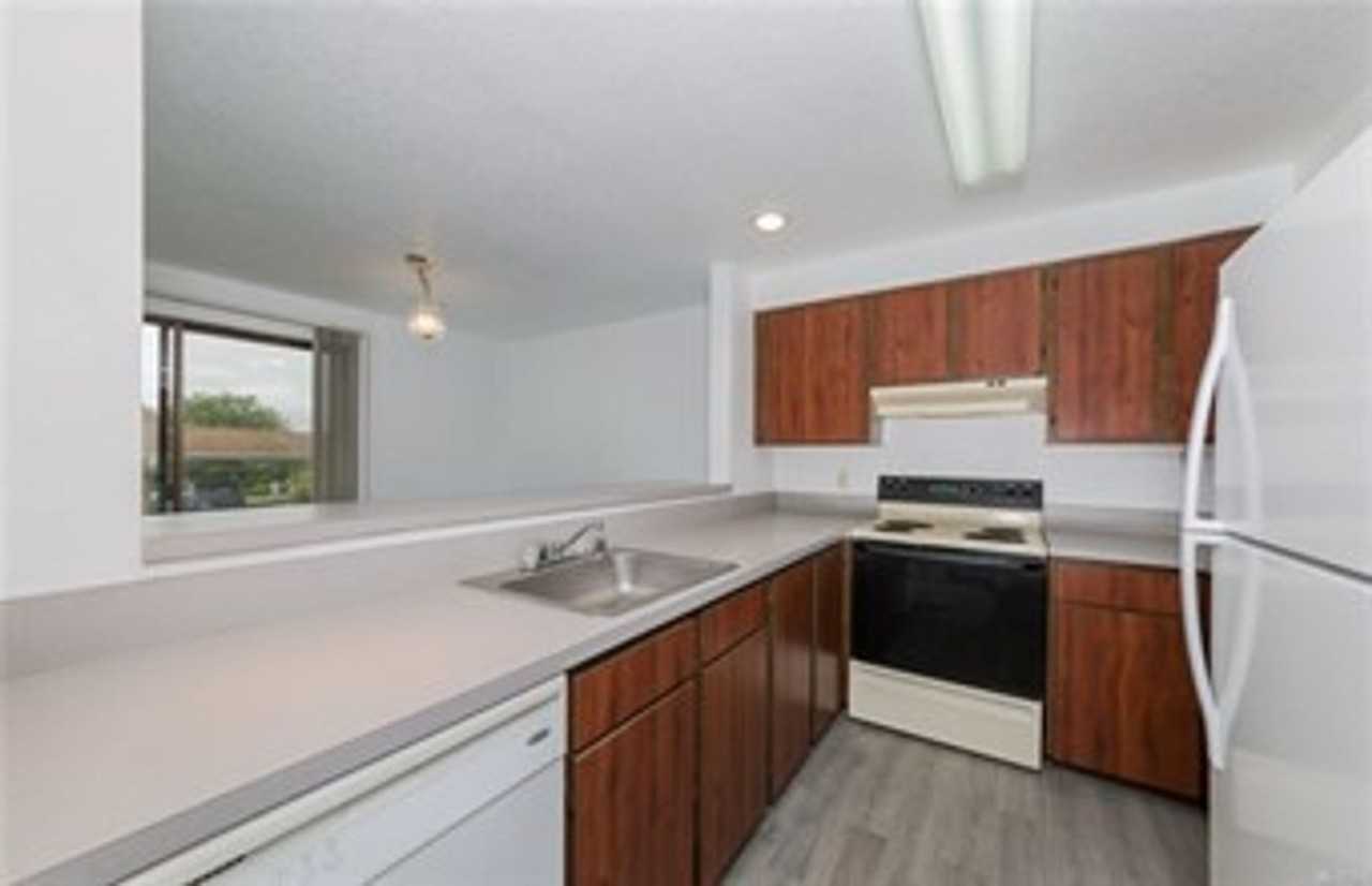 1319 S Puget Dr #17 - Photo 5 of 26