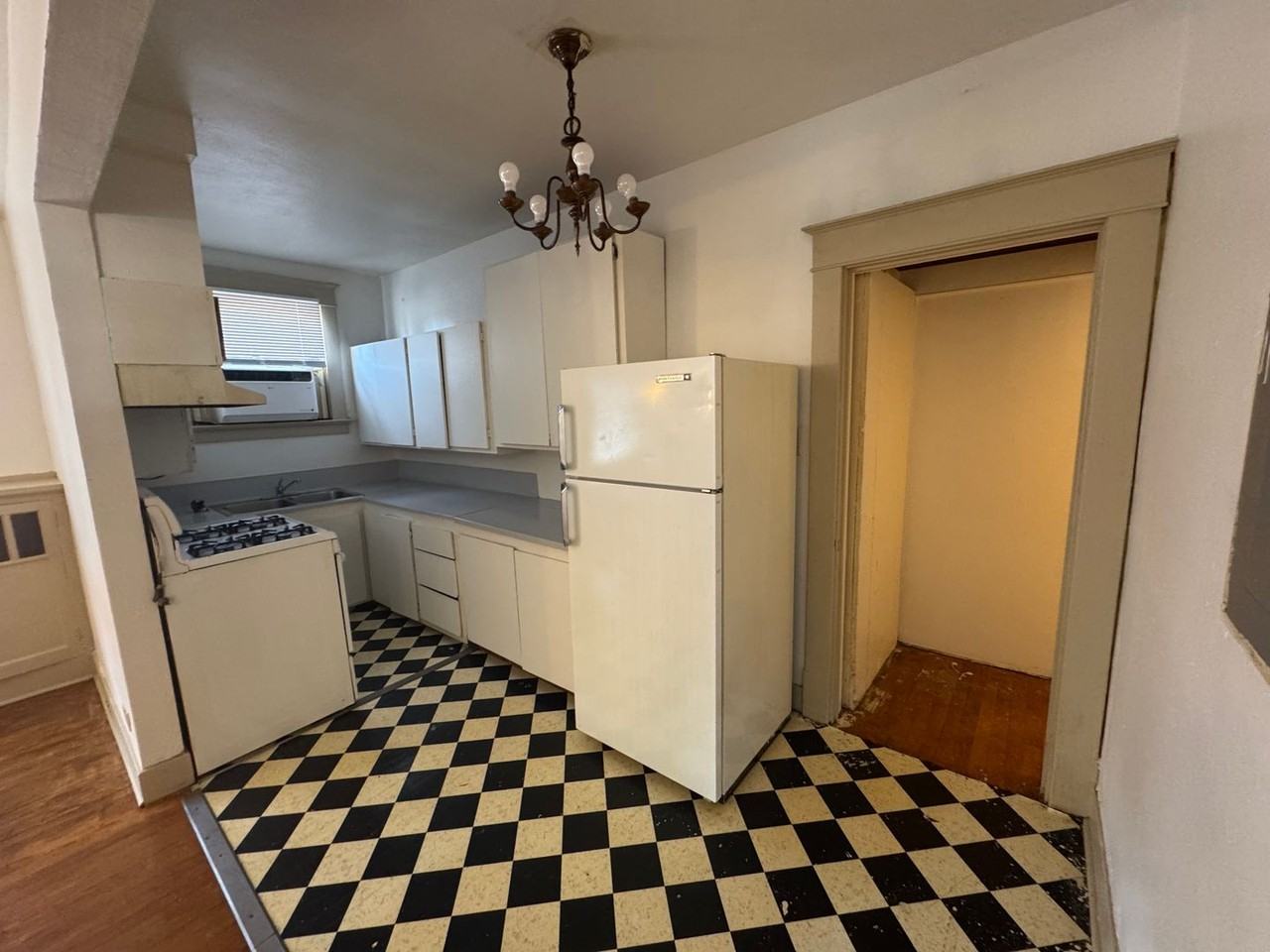 1101 W Maxwell Ave #A - Photo 3 of 9