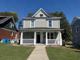 featured image of 813 Winona Ave Sw
