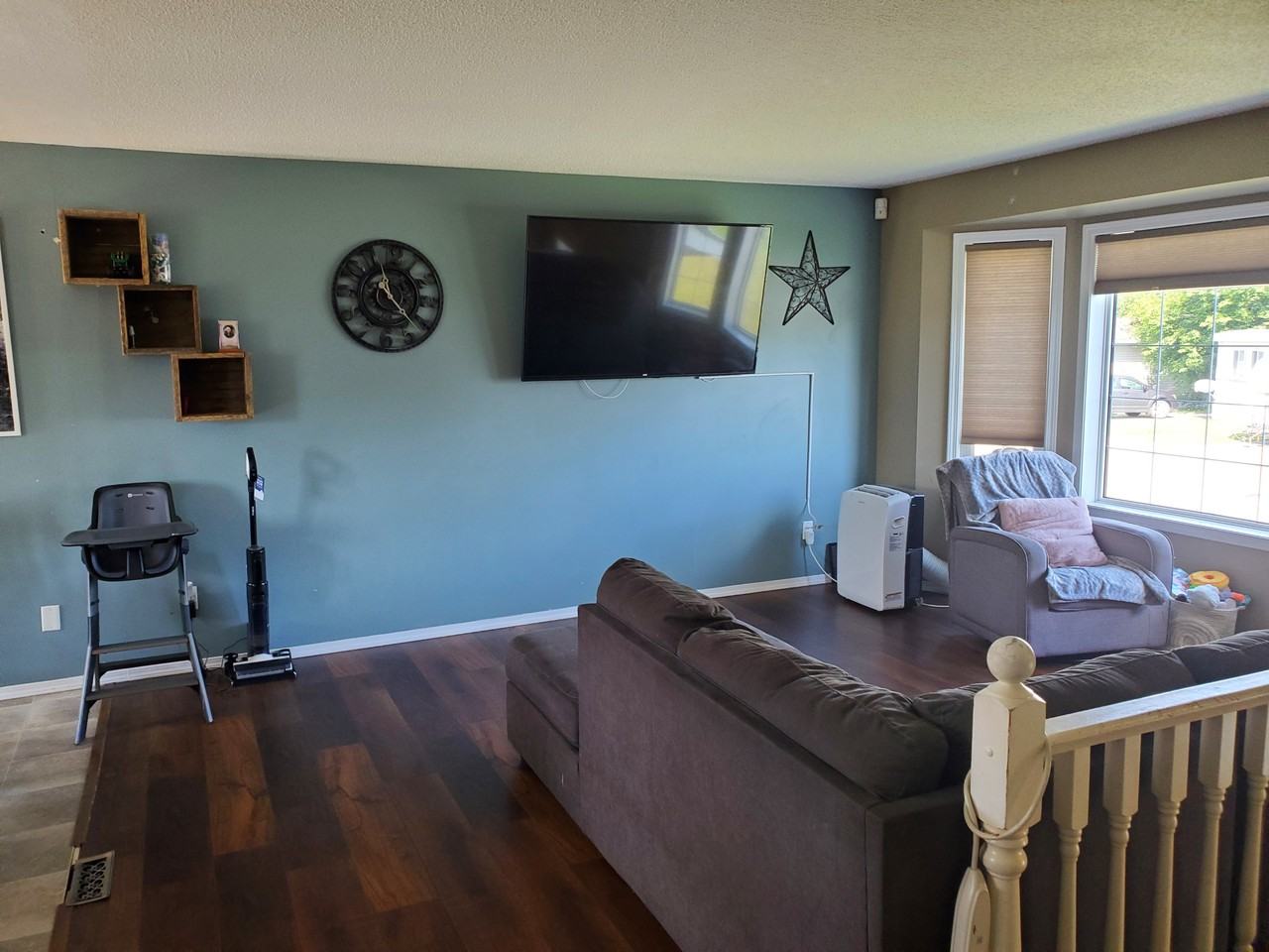 5607 53 Ave - Photo 3 of 15