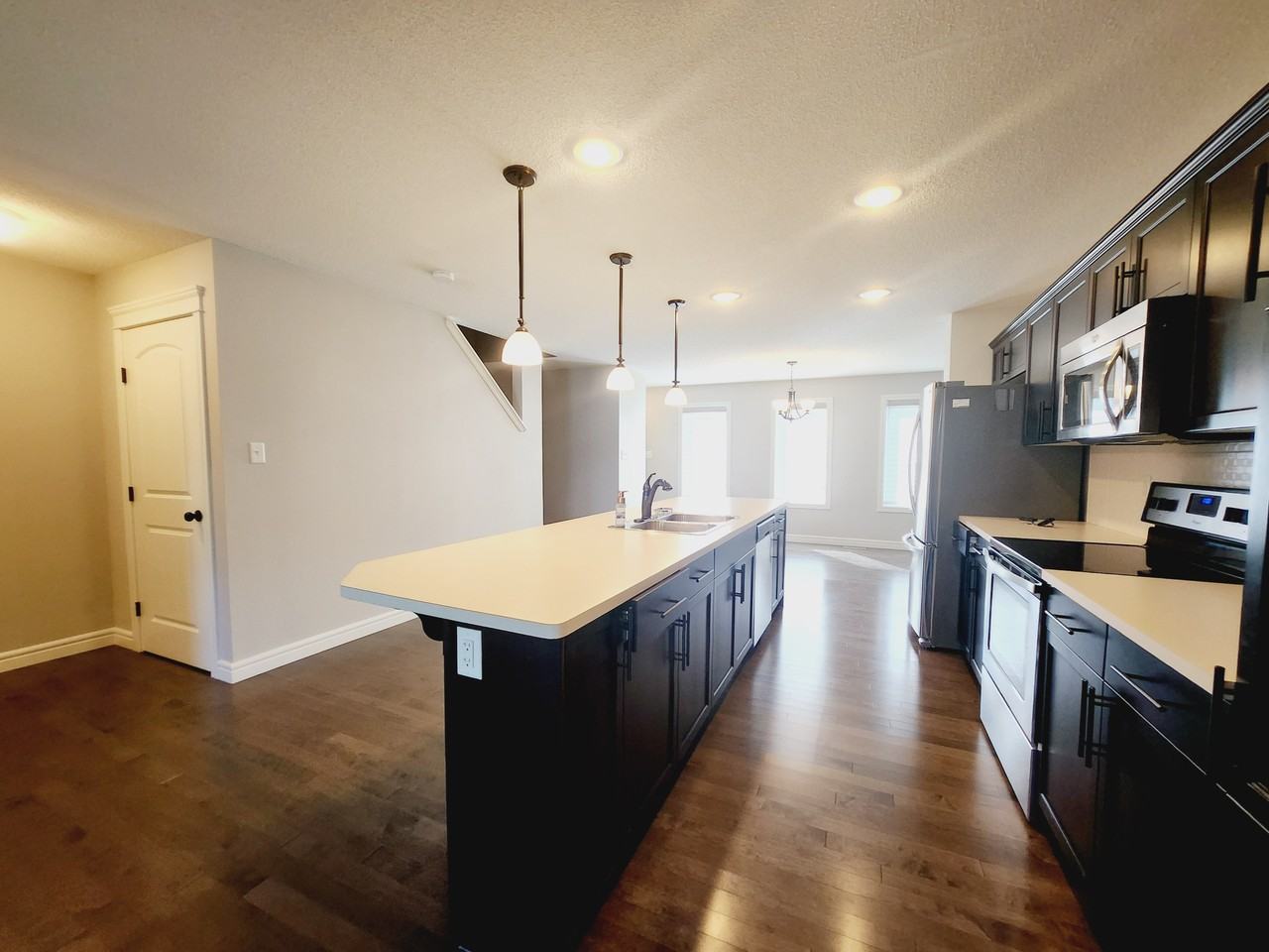 2265 Casey Cres Sw - Photo 4 of 20