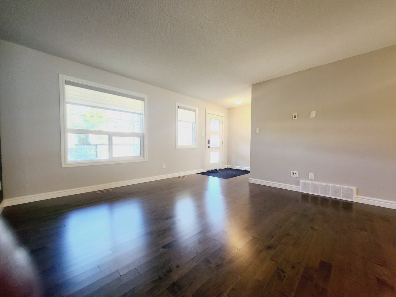 2265 Casey Cres Sw - Photo 5 of 20