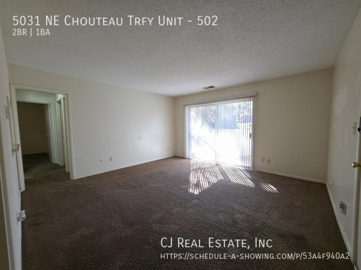 5031 Ne Chouteau Trfy #502 - Photo 3 of 11