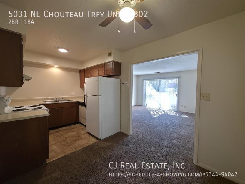 5031 Ne Chouteau Trfy #502 - Photo 5 of 11
