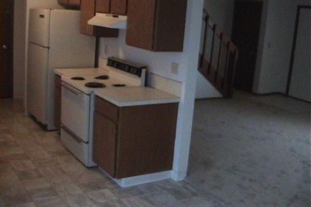 1018 Nectarine St - Photo 2 of 4