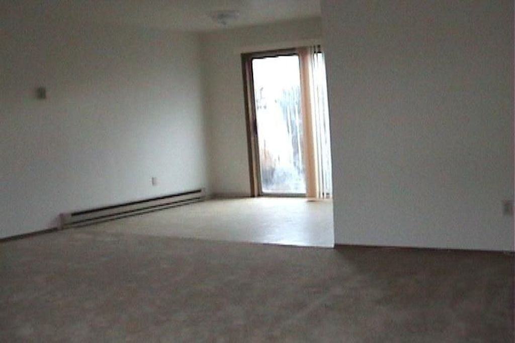 1018 Nectarine St - Photo 3 of 4