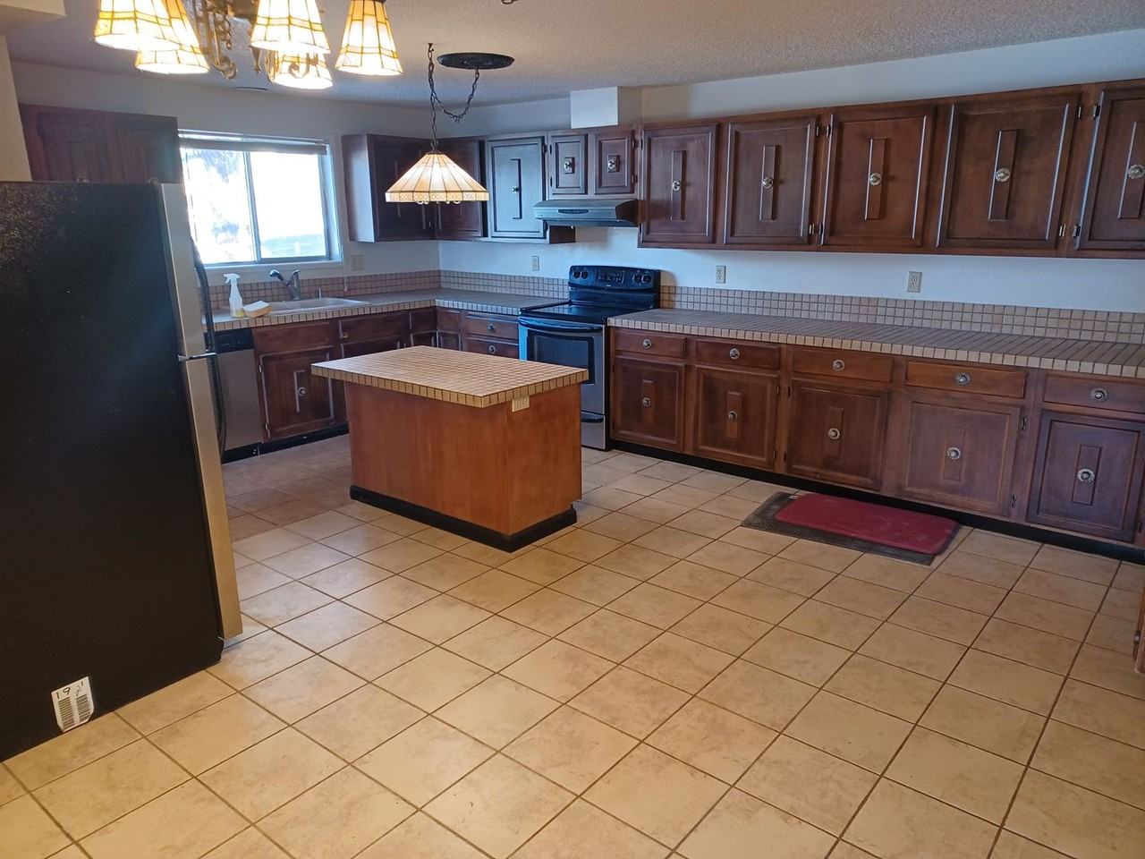 6724 Beckton Ave - Photo 3 of 23