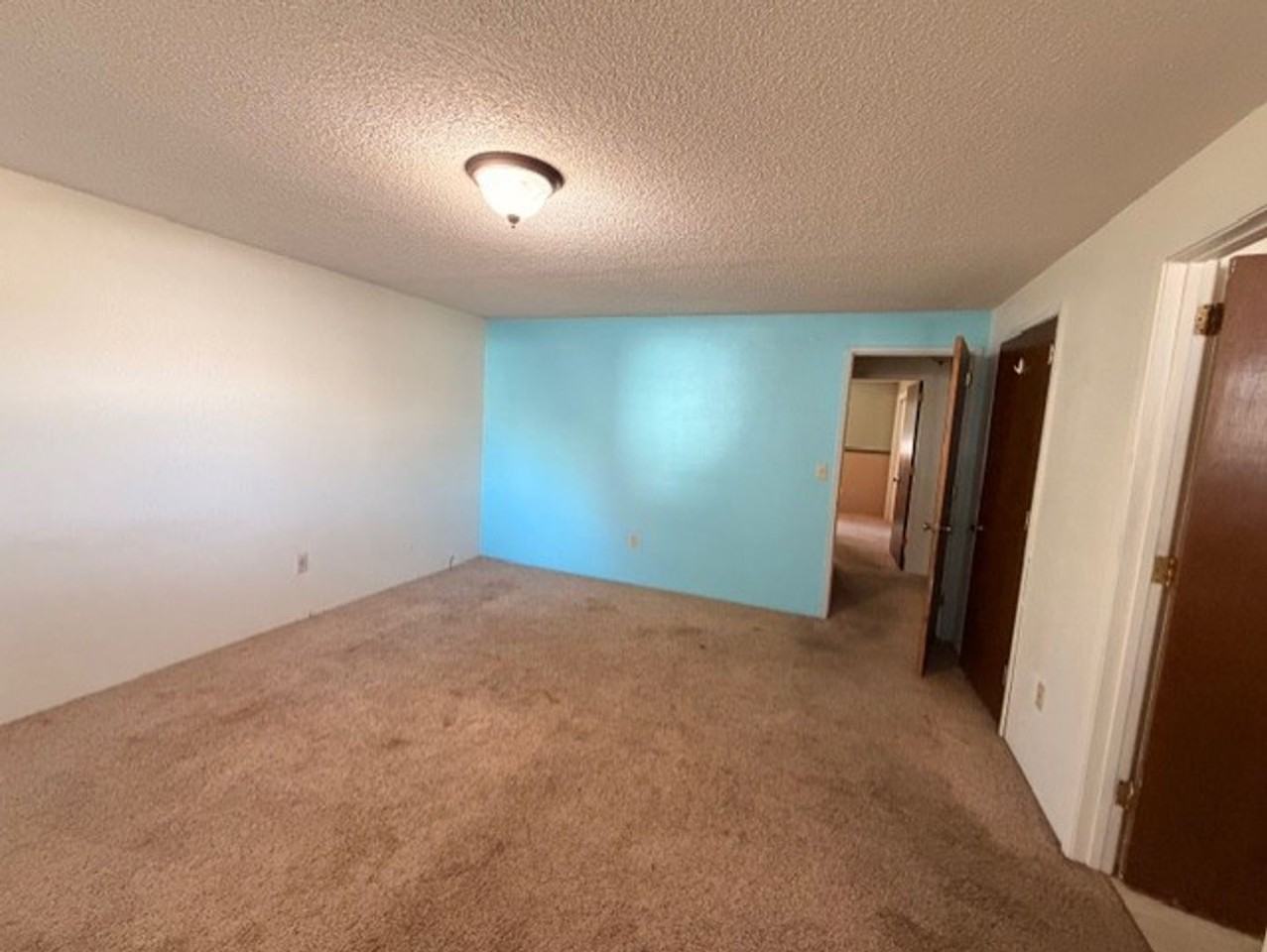 6724 Beckton Ave - Photo 5 of 23