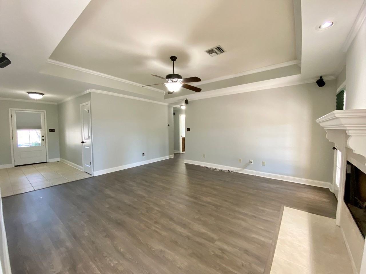 218 Belle Plaine Ave - Photo 4 of 16