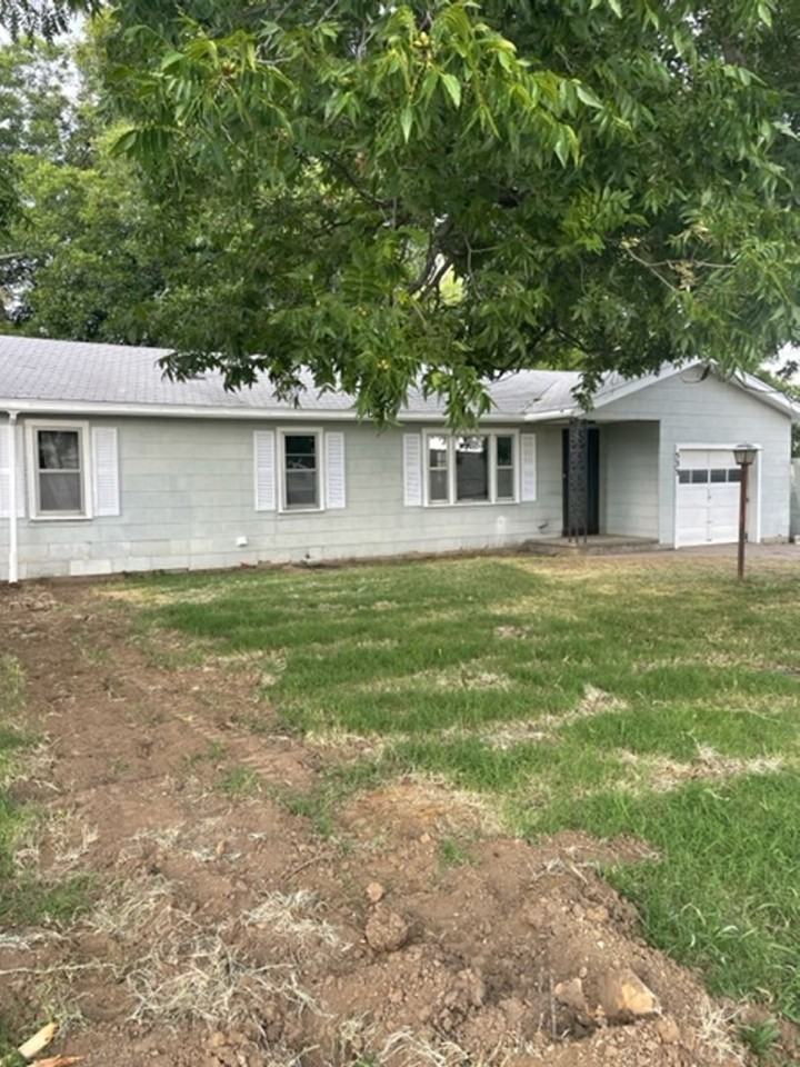 533 Ne Elmhurst Ave - Photo 2 of 10
