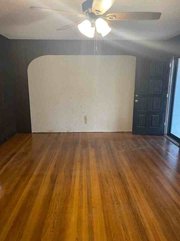 533 Ne Elmhurst Ave - Photo 3 of 10