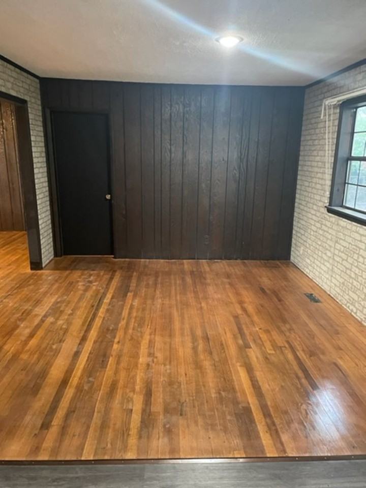 533 Ne Elmhurst Ave - Photo 4 of 10