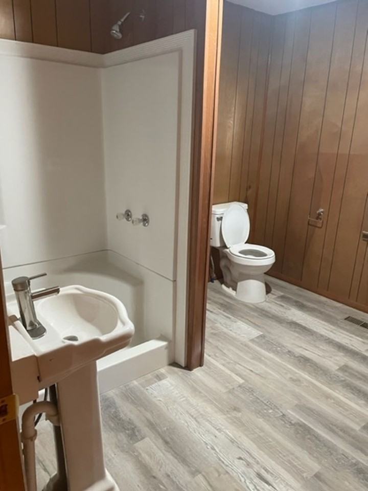 533 Ne Elmhurst Ave - Photo 6 of 10