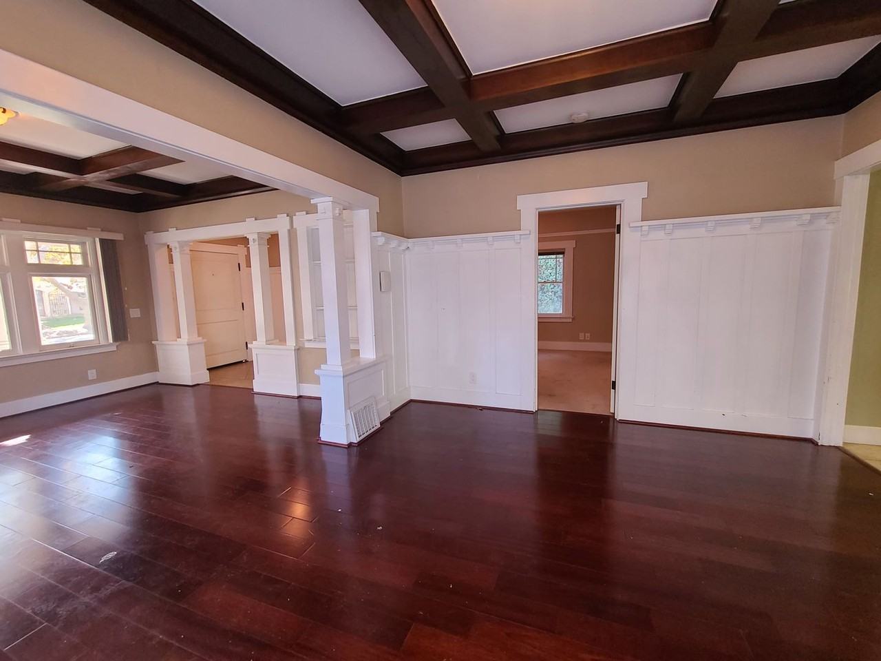 1021 Asbury St - Photo 3 of 25