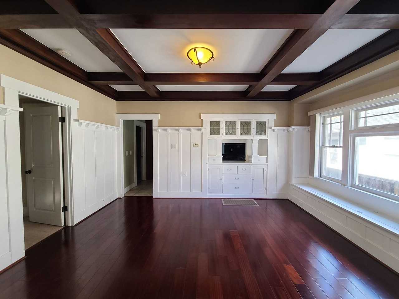 1021 Asbury St - Photo 6 of 25
