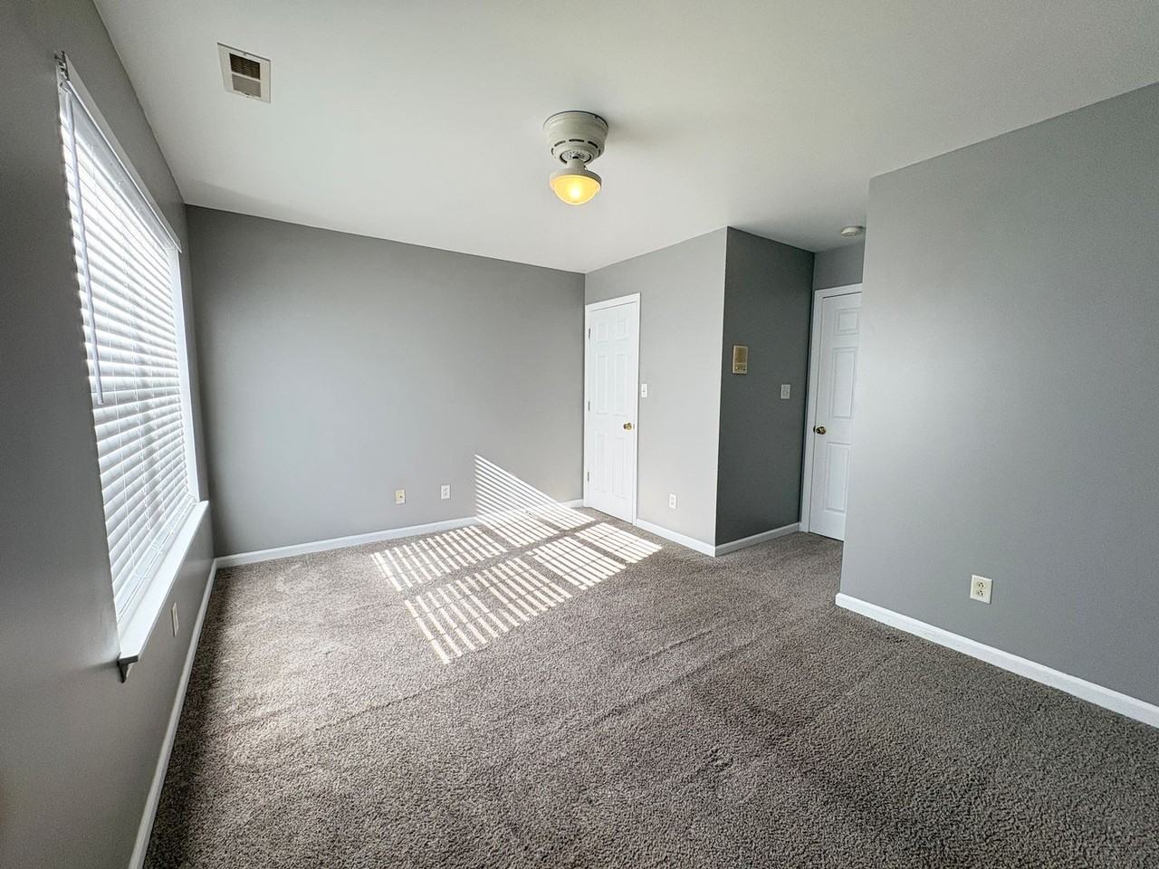 1617 Hurstborough Manor Dr - Photo 4 of 19