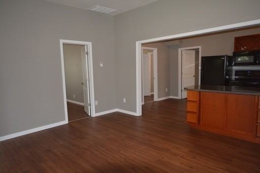 1237 E Blaine St - Photo 4 of 13