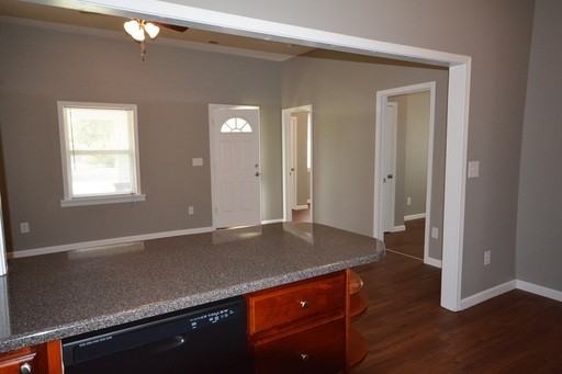 1237 E Blaine St - Photo 5 of 13