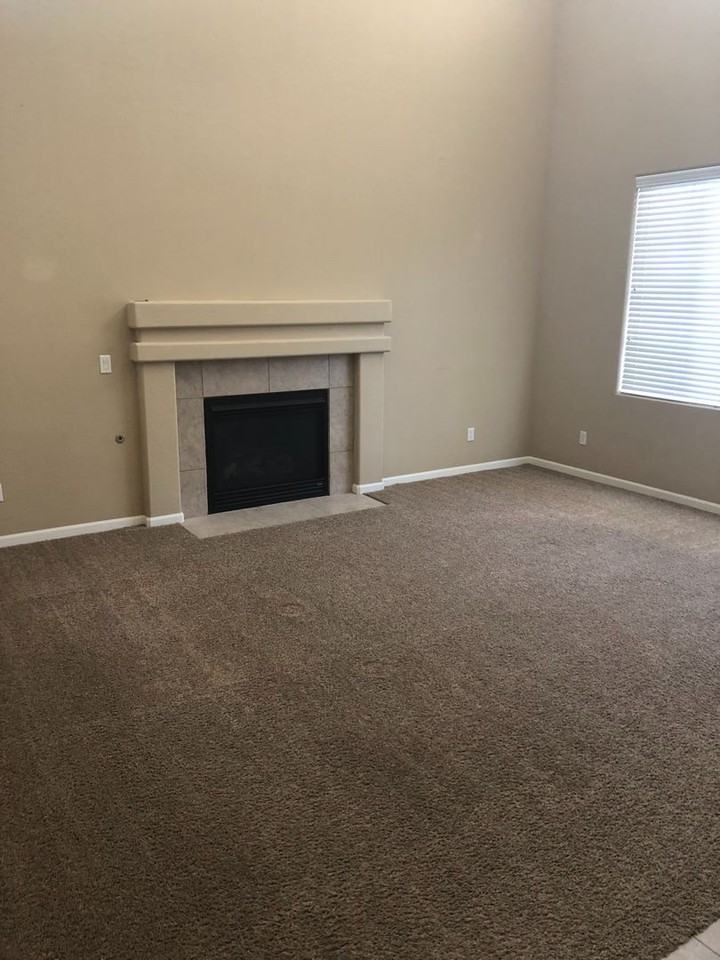 18639 W North Ln - Photo 2 of 12