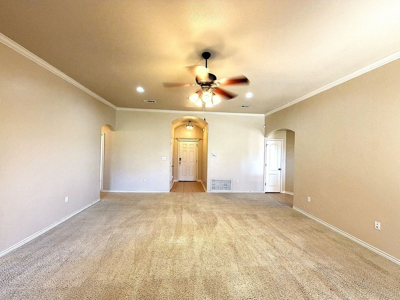 302 Hedy Dr - Photo 2 of 31