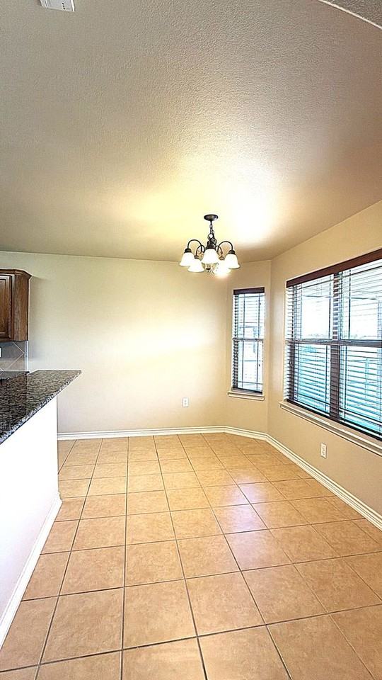 302 Hedy Dr - Photo 6 of 31
