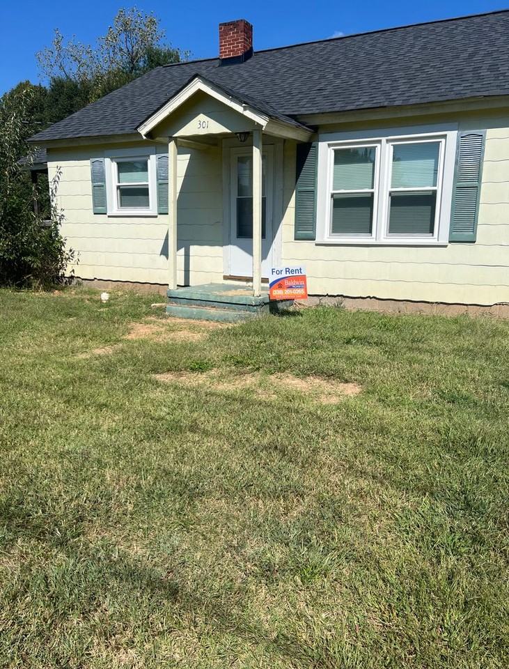 301 Lewisville Clemmons Rd - Photo 3 of 14