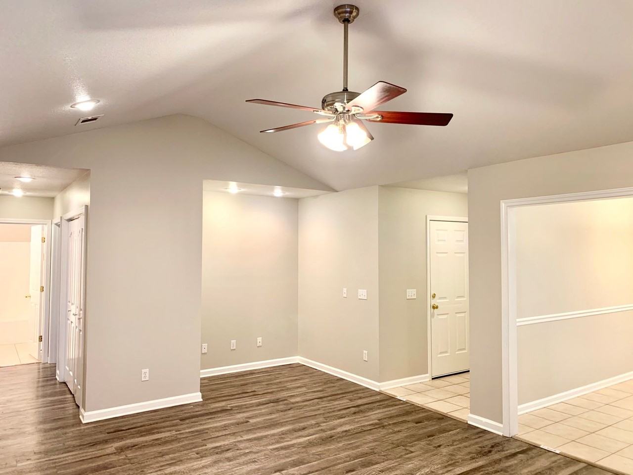 3900 Keely Dr - Photo 4 of 23