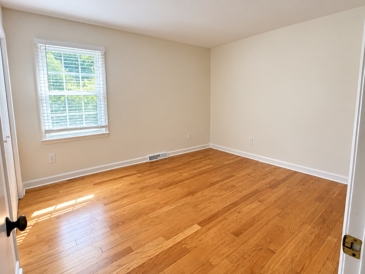3506 Redstones Rd - Photo 7 of 12
