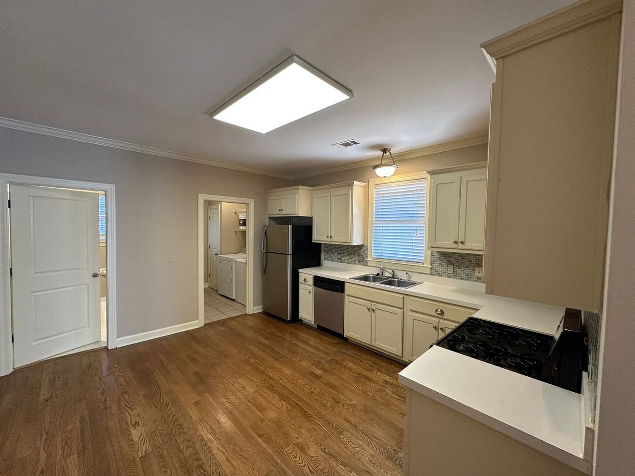 3566 Carnes Ave - Photo 7 of 17