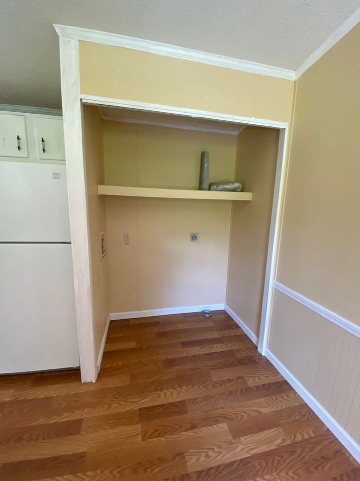 1414 Parkwood Dr - Photo 5 of 10