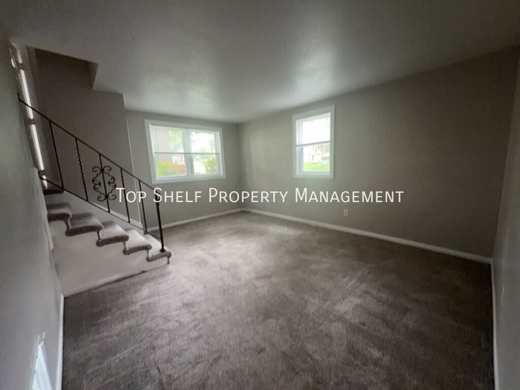 1103 Caulder Ave - Photo 2 of 7