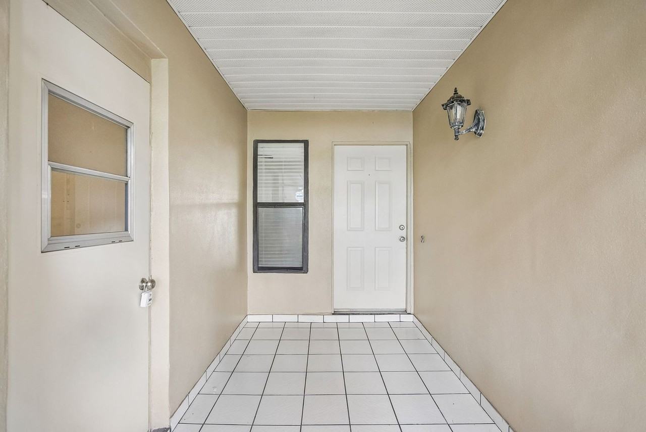 1008 Olliff Way - Photo 3 of 20