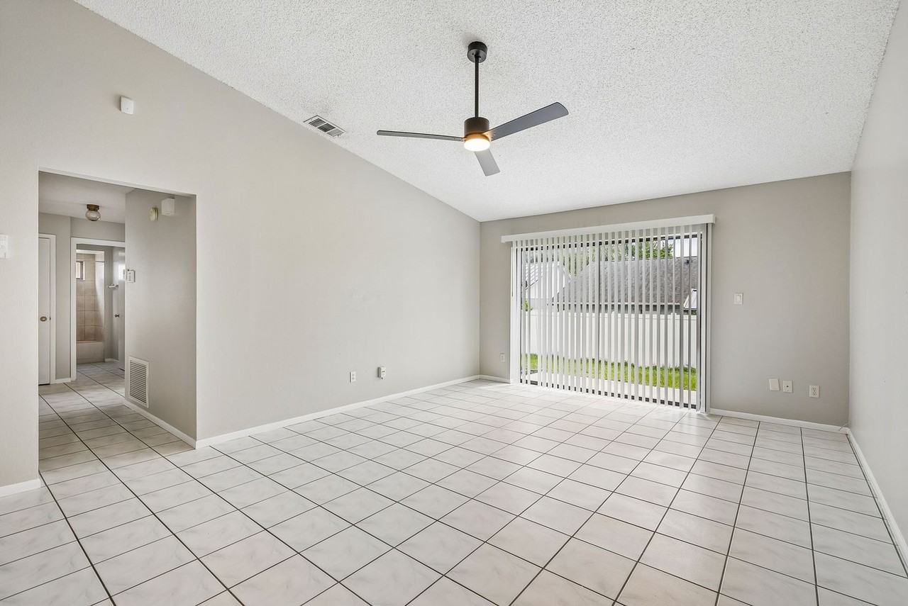 1008 Olliff Way - Photo 4 of 20